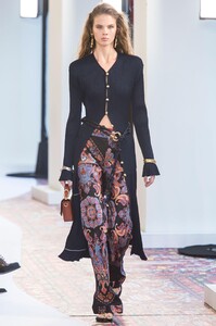 defile-chloe-printemps-ete-2019-paris-look-24.thumb.jpg.6a26544f2c233f0f98e22ec8f151974c.jpg