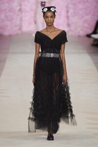 defile-giambattista-valli-automne-hiver-2020-2021-paris-look-26.thumb.jpg.af025dfbd0f6e65554cefc902876dca3.jpg