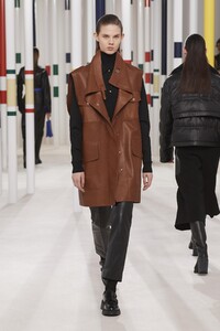defile-hermes-automne-hiver-2020-2021-paris-look-26.thumb.jpg.59b99cc540bfc60024a7da70b775c7dc.jpg