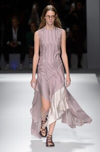 defile-hugo-boss-printemps-ete-2019-new-york-look-30.thumb.jpg.7d0ef6931c40128cb451ed8e3f14b51a.jpg