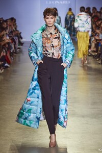 defile-leonard-paris-automne-hiver-2020-2021-paris-look-19.thumb.jpg.23a3f79dd0181323295e5f0eafbe965d.jpg