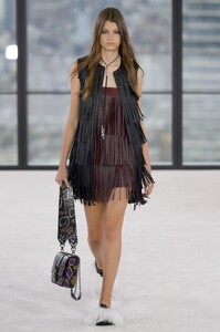 defile-longchamp-printemps-ete-2019-new-york-look-33.thumb.jpg.328ed040274ecfacdea76e5b2fdb0961.jpg