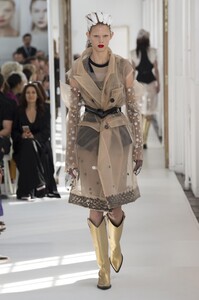 defile-maison-margiela-automne-hiver-2017-2018-paris-look-17.thumb.jpg.d53242bb4f60b0f34de31363171d4745.jpg