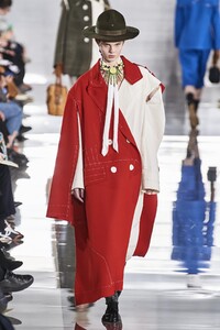 defile-maison-margiela-automne-hiver-2020-2021-paris-look-37.thumb.jpg.a4f00a37c18ae0a3517ac8e08a712d97.jpg