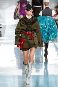 defile-maison-margiela-printemps-ete-2020-paris-look-33.thumb.jpg.e8504a40b5ec71f4fc3af7b5edaac5fc.jpg