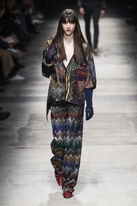 defile-missoni-automne-hiver-2020-2021-milan-look-39.thumb.jpg.d4a461e0dbf5ca11774b08e2141291e2.jpg