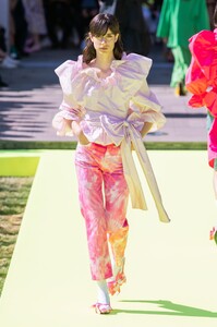 defile-msgm-printemps-ete-2020-milan-look-25.thumb.jpg.0a578271c201c068fbd9f42629d3f467.jpg