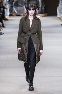 defile-neil-barrett-automne-hiver-2020-2021-milan-look-42.thumb.jpg.ed12faab561fec9780be316d3f8ec3bd.jpg