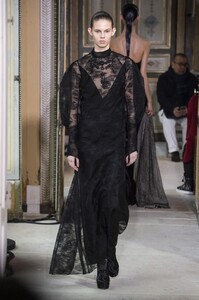 defile-olivier-theyskens-automne-hiver-2019-2020-paris-look-35.thumb.jpg.99285ba0f6b9bb84e6ea2afe0aba6e00.jpg