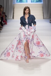 defile-philosophy-di-lorenzo-serafini-printemps-ete-2020-milan-look-48.thumb.jpg.fb70b099cba3afc75e90724ff54fc4fd.jpg