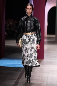 defile-ports-1961-automne-hiver-2020-2021-milan-look-13.thumb.jpg.e50e4fdd7b7c2639a0adbce5bfaee30f.jpg