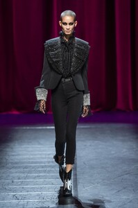 defile-redemption-printemps-ete-2019-paris-look-27.thumb.jpg.14f42b93c4023ff539b11b5aea69d4e1.jpg