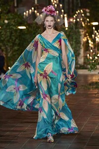 defile-rodarte-automne-hiver-2020-2021-new-york-look-47.thumb.jpg.796f5a015bdf82fdc3299c6395a3a1b0.jpg