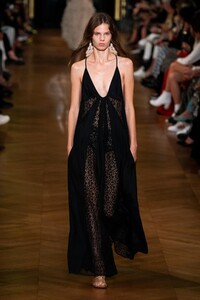 defile-stella-mccartney-printemps-ete-2020-paris-look-40.thumb.jpg.e9a585ce9cfbfa19bbbc6d82654b4de2.jpg