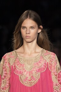 detail-defile-alberta-ferretti-printemps-ete-2020-milan-detail-66.thumb.jpg.33d80ea440df68cb75ff1c023621af58.jpg