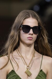 detail-defile-amiri-automne-hiver-2020-2021-paris-detail-108.thumb.jpg.77ae79bdf2e7f52eacc31c79aae76204.jpg