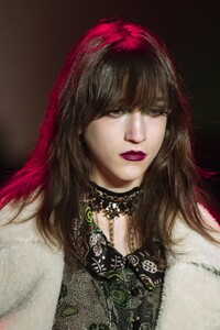 detail-defile-anna-sui-automne-hiver-2020-2021-new-york-detail-147.thumb.jpg.597bc5fb3293472eba1813e53312ae36.jpg