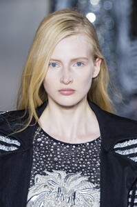 detail-defile-balmain-printemps-ete-2018-paris-detail-137.thumb.jpg.580cd972445dcff4293207ef9fbed3a5.jpg