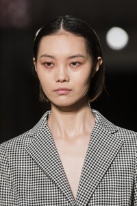 detail-defile-cividini-automne-hiver-2019-2020-milan-detail-78.thumb.jpg.eb25f20dbcacf1b77fb845eebac9aa72.jpg