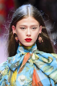 detail-defile-dolce-amp-gabbana-printemps-ete-2018-milan-detail-291.thumb.jpg.a3ba016926a7faa29c74a0e91d8745b7.jpg