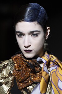 detail-defile-dries-van-noten-automne-hiver-2020-2021-paris-detail-49.thumb.jpg.21287fd02d8dc6e4e0f54e0b72c3e7d8.jpg