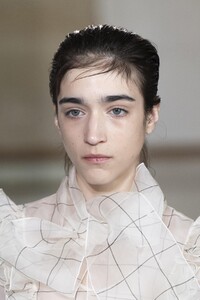 detail-defile-giambattista-valli-printemps-ete-2020-paris-detail-30.thumb.jpg.8cb55a510c5b41b873cd7bd0a53faeed.jpg