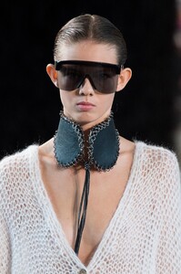 detail-defile-loewe-printemps-ete-2019-paris-detail-129.thumb.jpg.0c644c9933a3c623720f733fe1b384a7.jpg
