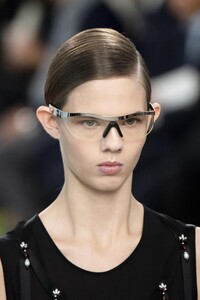 detail-defile-loewe-printemps-ete-2020-paris-detail-48.thumb.jpg.144c330da24cc0df42c72b4e7e2c55e2.jpg