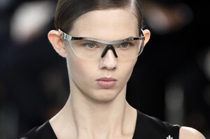 detail-defile-loewe-printemps-ete-2020-paris-detail-49.thumb.jpg.77b9ff71f79fb85f49fe000a77d071ce.jpg