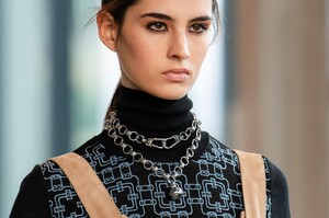 detail-defile-longchamp-automne-hiver-2020-2021-new-york-detail-39.thumb.jpg.43b7ac08598e1a3530a77da1f87b99df.jpg