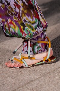 detail-defile-missoni-printemps-ete-2020-milan-detail-24.thumb.jpg.6217f6d1089694c66fa2d8221d30f07c.jpg