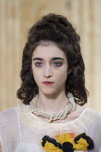 detail-defile-miu-miu-printemps-ete-2020-paris-detail-117.thumb.jpg.8f68d50aede93fefe2a1ec53d2faeeff.jpg
