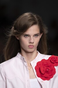 detail-defile-philosophy-di-lorenzo-serafini-printemps-ete-2020-milan-detail-11.thumb.jpg.69913667bf2f6f680154b4c3100b9d11.jpg