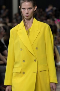 detail-defile-rochas-printemps-ete-2019-paris-detail-26.thumb.jpg.b5d6e62960278d68bba84407f465f951.jpg