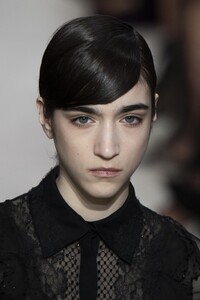 detail-defile-valentino-automne-hiver-2020-2021-paris-detail-80.thumb.jpg.31d341600b9e4ab7b97e35ae8a099cd2.jpg