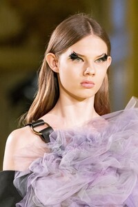 detail-defile-vera-wang-automne-hiver-2020-2021-new-york-detail-60.thumb.jpg.01a0558fabaedfefb36d8d9316433dca.jpg