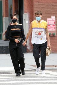 dua-lipa-and-anwar-hadid-cafe-habana-in-nyc-07-17-2020-0.jpg