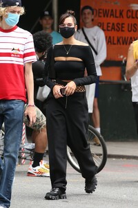 dua-lipa-and-anwar-hadid-cafe-habana-in-nyc-07-17-2020-3.jpg