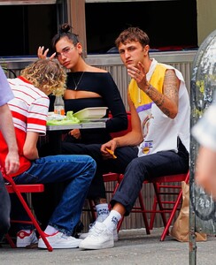 dua-lipa-and-anwar-hadid-cafe-habana-in-nyc-07-17-2020-5.jpg