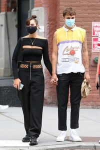 dua-lipa-and-anwar-hadid-cafe-habana-in-nyc-07-17-2020-6.jpg