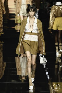fendi-ss20-0018-bea715.thumb.jpg.7b3b6dc33fe400976e5aaf9ea632183f.jpg
