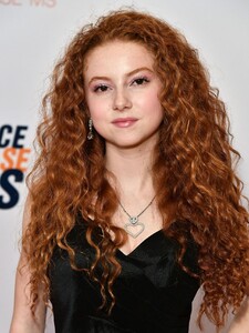 francesca-capaldi-2019-race-to-erase-ms-gala-9.jpg