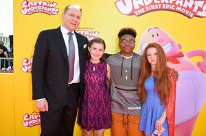 francesca-capaldi-captain-underpants-premiere-in-los-angeles-05-21-2017-7.jpg