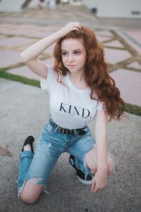 francesca-capaldi-izzy-be-clothing-back-to-school-collection-2018-3.jpg