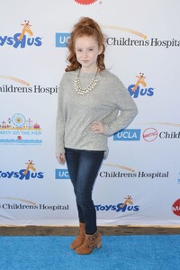 francesca-capaldi-mattel-party-on-the-pier-in-santa-monica-11-05-2017-3.jpg