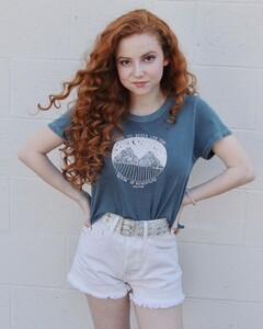 francesca-capaldi-social-media-03-04-2020-0.jpg