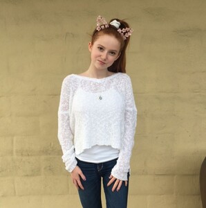 francesca-capaldi-social-media-november-2017-14.jpg