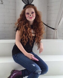 francesca-capaldi-social-media-pics-06-04-2017-4.jpg