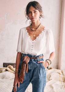 ilonie-blouse-ecru-wil9wwf13cdtklm4ojpn.jpg