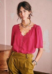 ilonie-blouse-magenta-isokbsurwodgkc8osefx.jpg